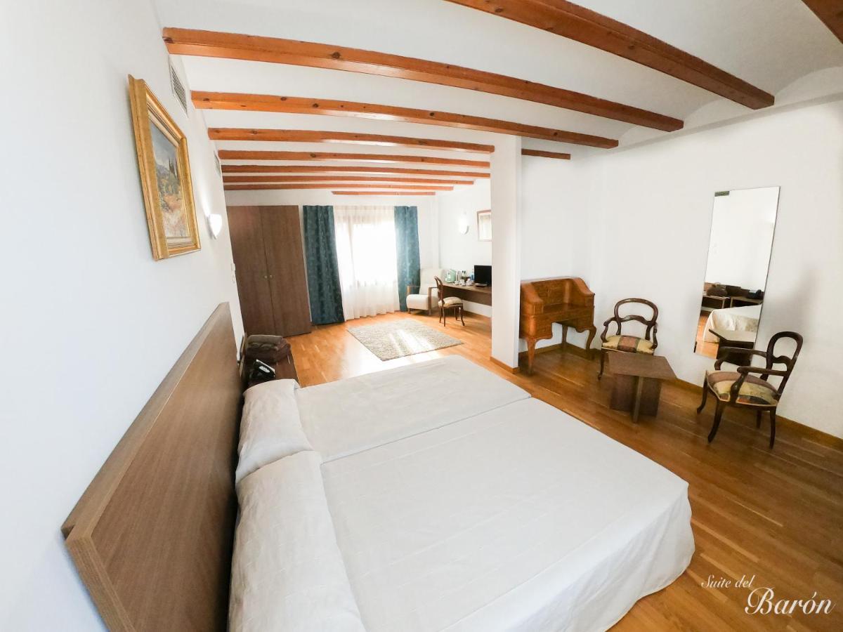 Hotel Baron Andilla Valdealgorfa Exteriér fotografie